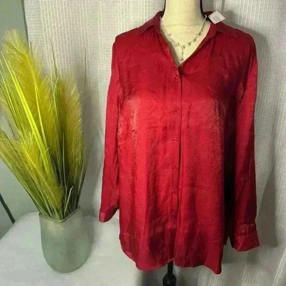 NWT Chicos 2 L Women’s Shimmer Christmas Red Long Sleeve Button Up Blouse - Picture 1 of 13